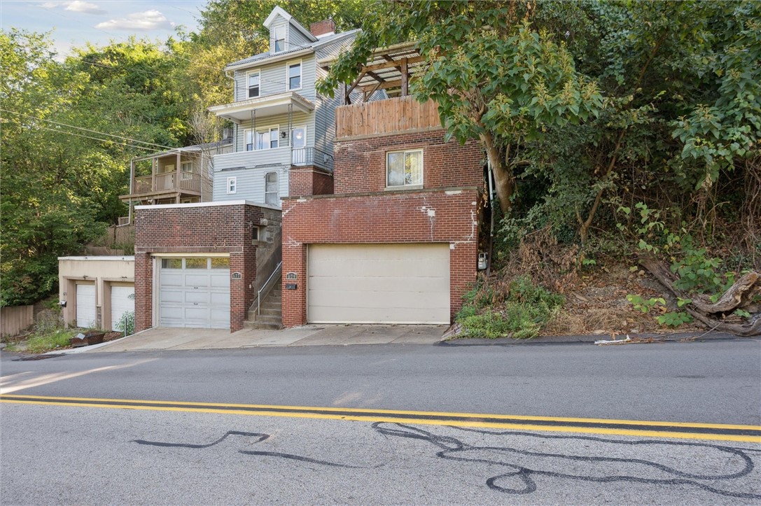 679 Greentree Rd BanksvilleWestwood, PA 15220