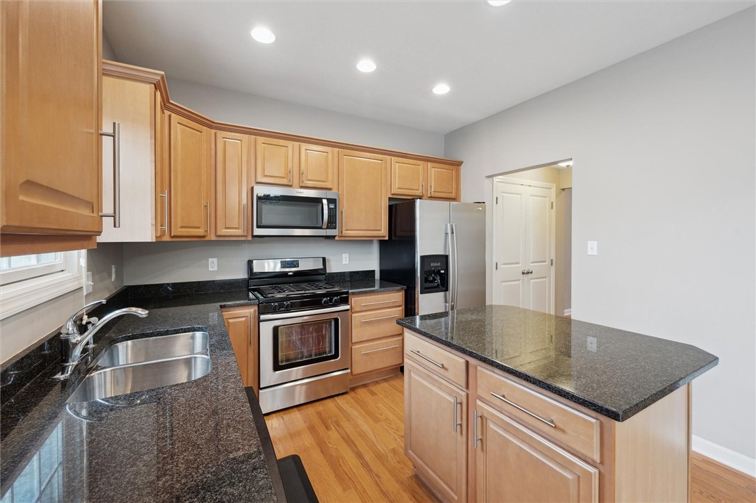 409 Marshall Ht Marshall, PA 15090