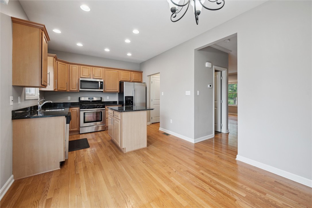 409 Marshall Ht Marshall, PA 15090