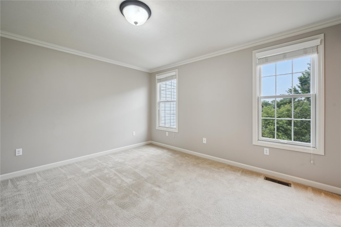 409 Marshall Ht Marshall, PA 15090