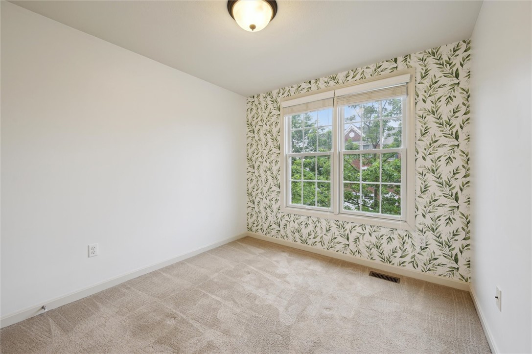 409 Marshall Ht Marshall, PA 15090