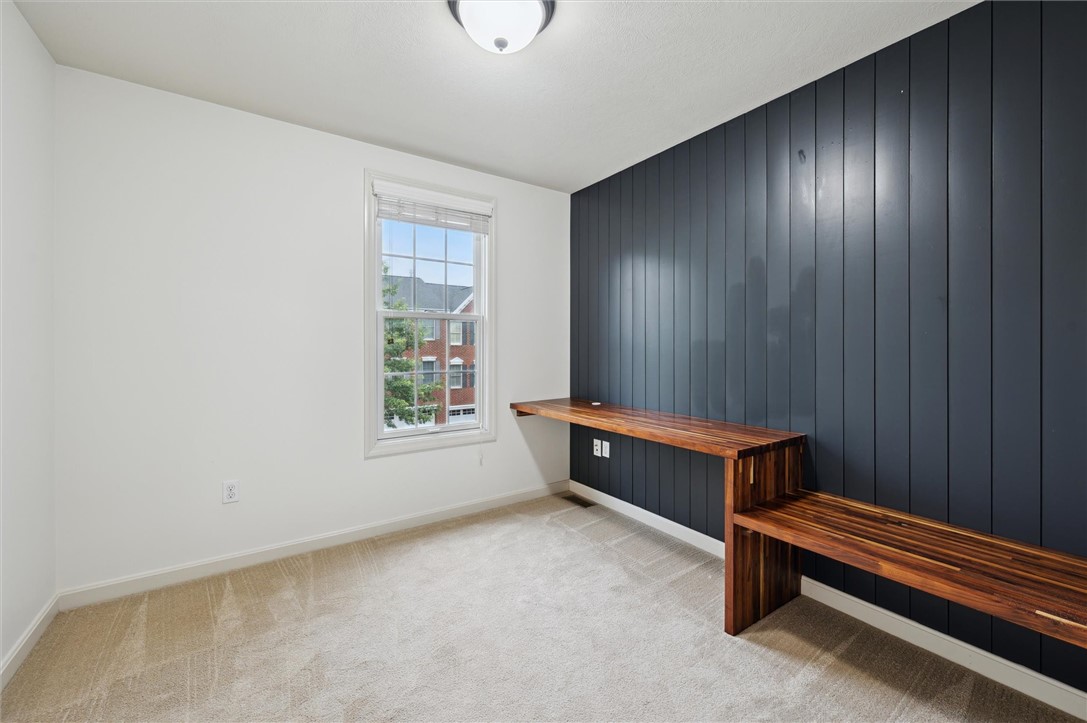 409 Marshall Ht Marshall, PA 15090