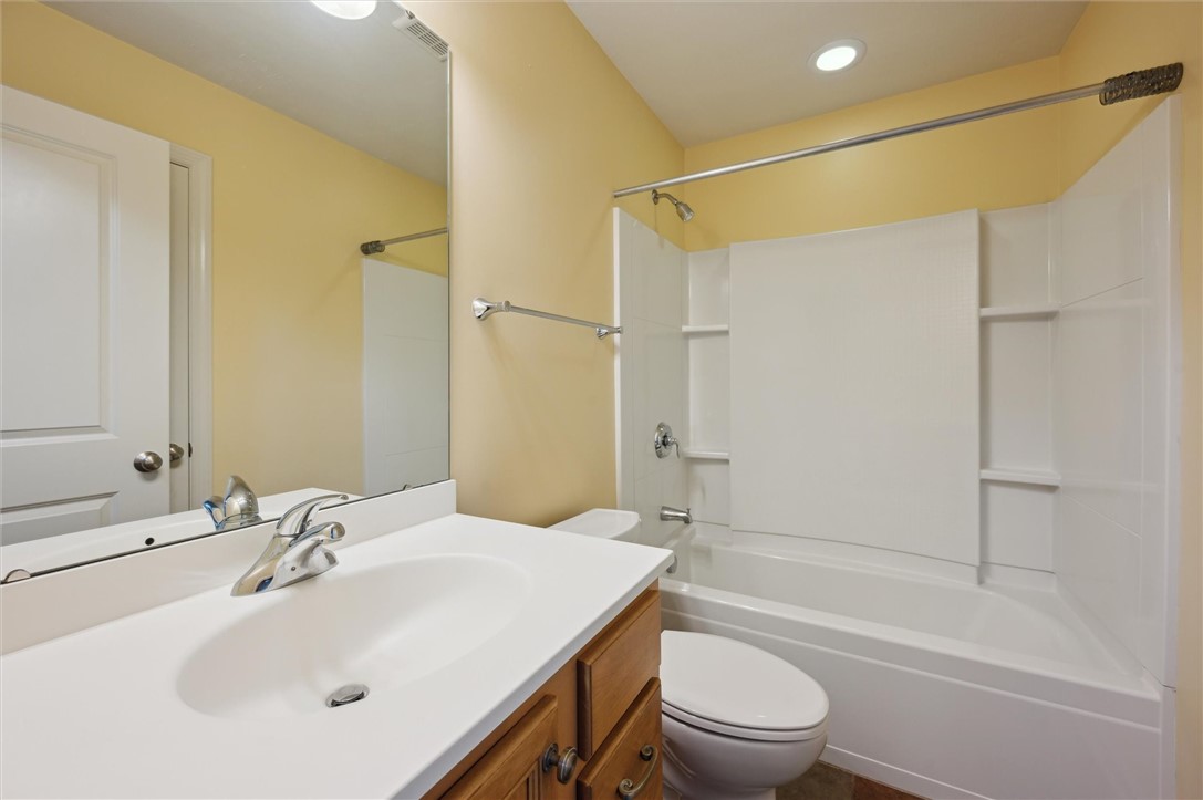 409 Marshall Ht Marshall, PA 15090