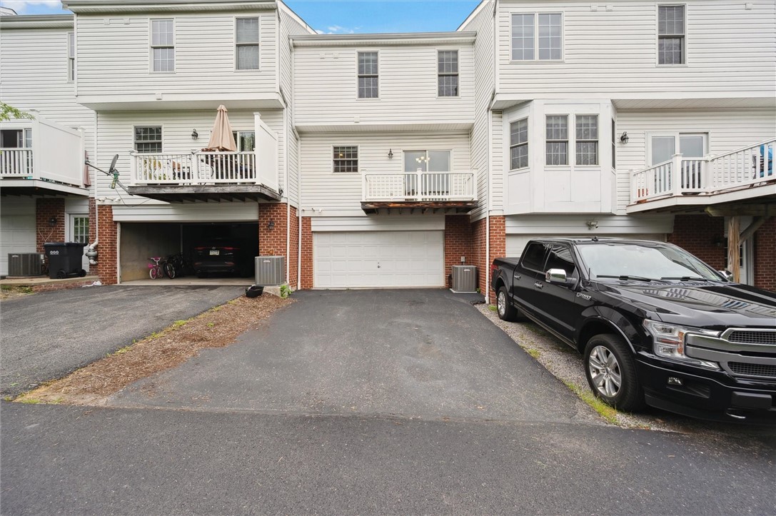 409 Marshall Ht Marshall, PA 15090