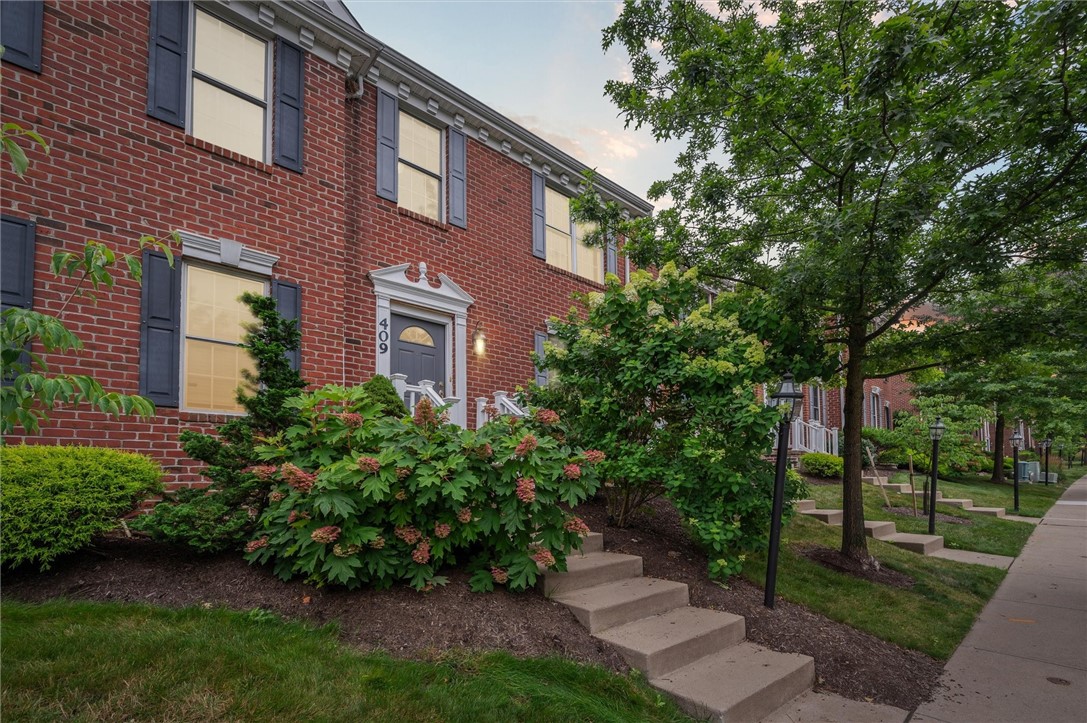 409 Marshall Ht Marshall, PA 15090