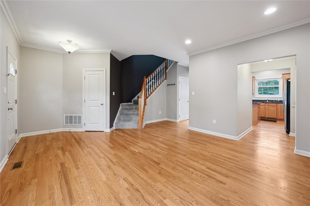 409 Marshall Ht Marshall, PA 15090